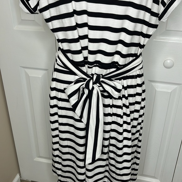 CHAPS BLACK & WHITE FAUX WRAP STRIPED DRESS, NWT - Picture 5 of 8
